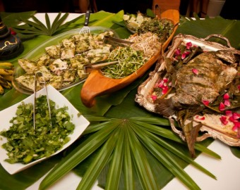 platter of indonesian food